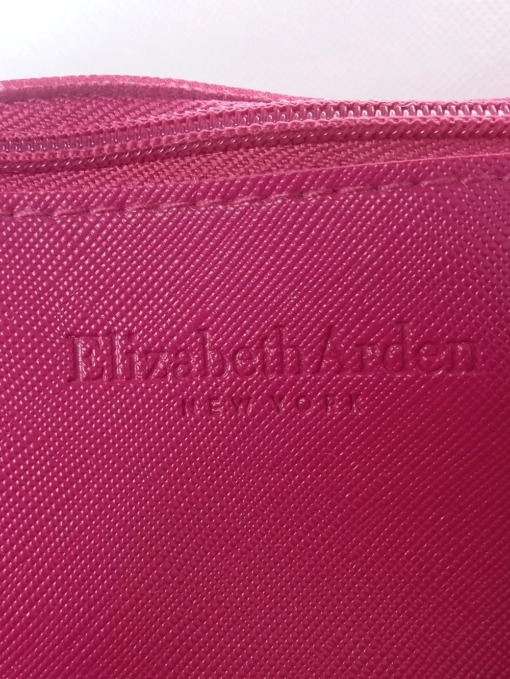 ELIZABETH ARDEN BOW MAKE UP BAG